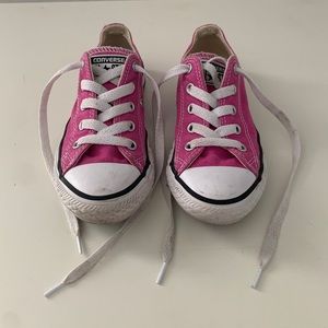 Youth / Kids Pink Low Top Converse All Star shoes size 12